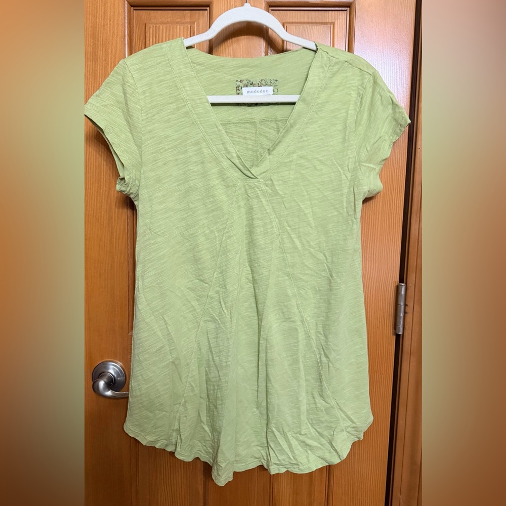 Mododoc (Sundance) Light Green V-Neck Short Sleeve Tunic burnout tee size M